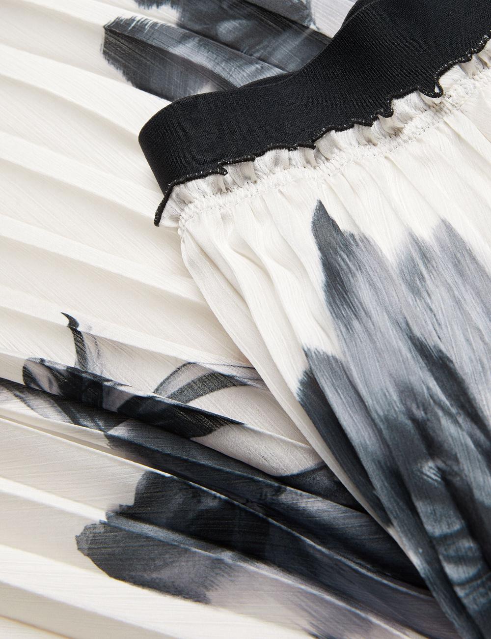 Ivory Ted Baker EMISTA - Monochrome Print Pleated Women Midi Skirts | Canada  VWQ-174859